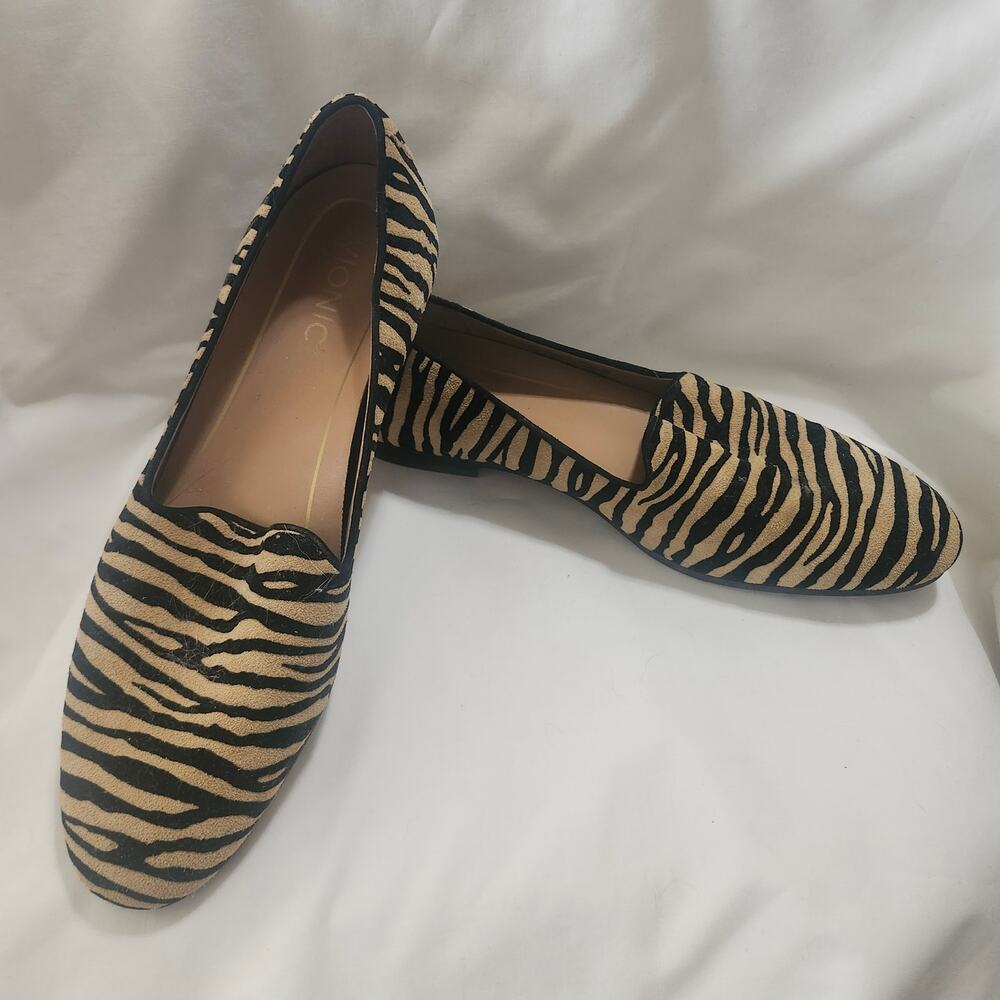 Vionic Womens Willa Tiger Print Velvet Loafers Slip On Shoes Size 9 B17